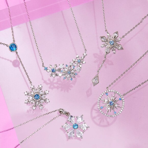 Art Deco Snowflake Necklace - Charmed Aroma Winter Collection Frozen - Picture 2 of 4